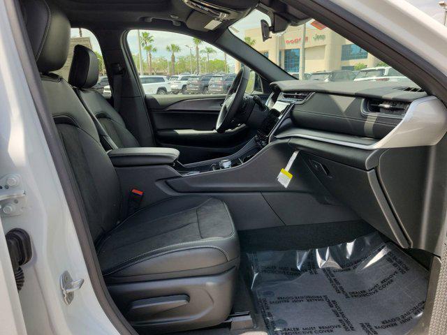 new 2025 Jeep Grand Cherokee car, priced at $37,230