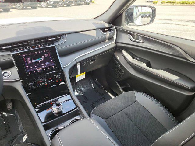 new 2025 Jeep Grand Cherokee car, priced at $37,230