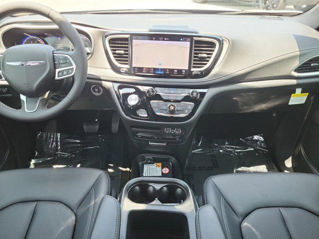 new 2025 Chrysler Pacifica car, priced at $47,002