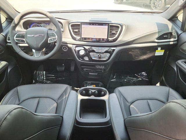 new 2025 Chrysler Pacifica car, priced at $47,002