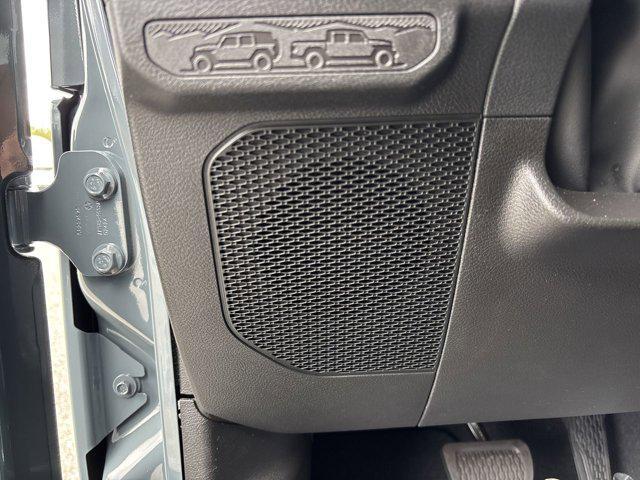 new 2025 Jeep Gladiator car, priced at $47,424