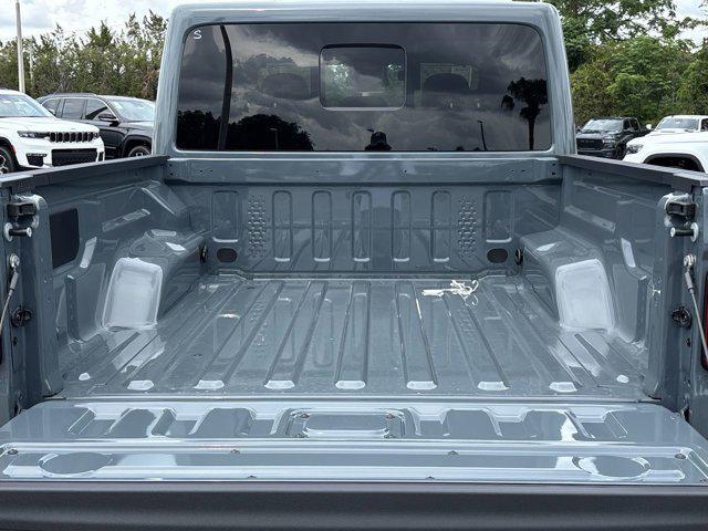 new 2025 Jeep Gladiator car, priced at $47,424