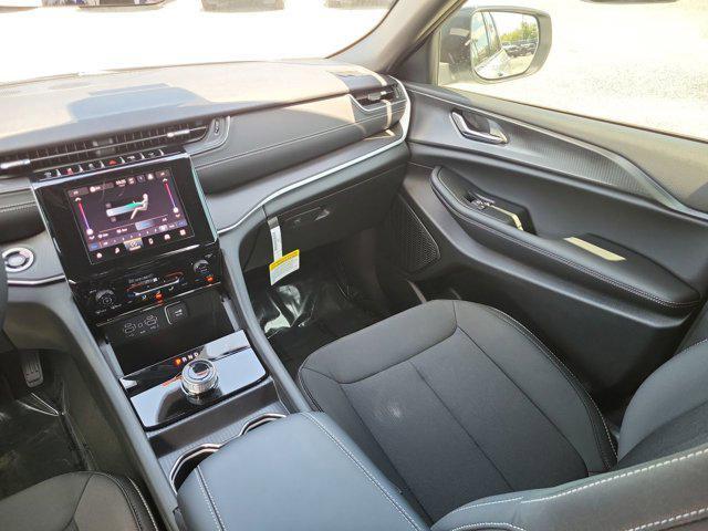 new 2025 Jeep Grand Cherokee car, priced at $34,833
