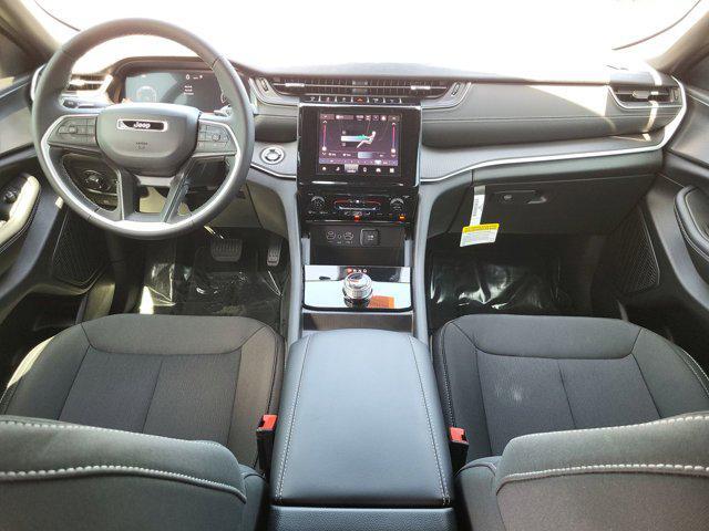 new 2025 Jeep Grand Cherokee car, priced at $34,833