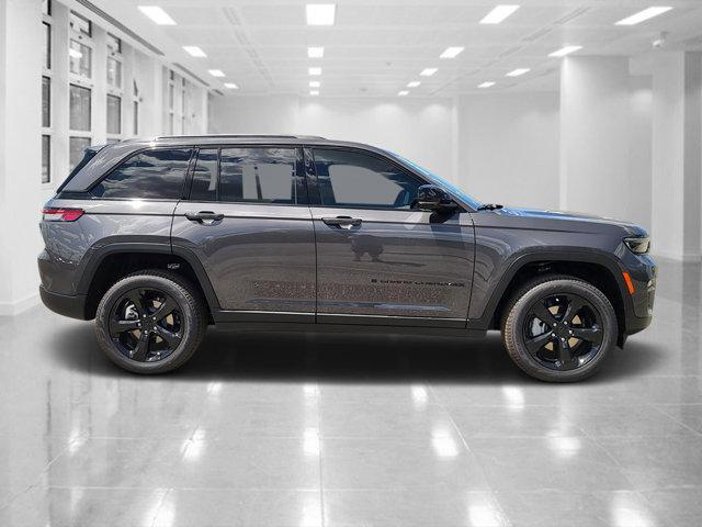 new 2025 Jeep Grand Cherokee car, priced at $40,878