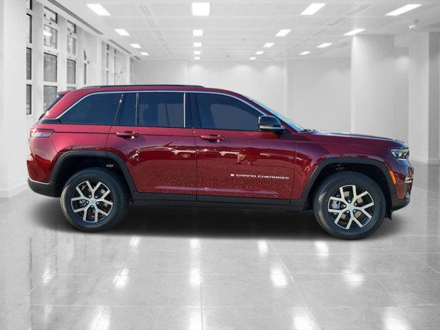 new 2025 Jeep Grand Cherokee car, priced at $39,395