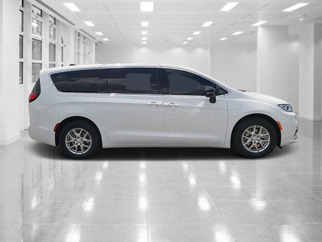 new 2025 Chrysler Pacifica car, priced at $41,752