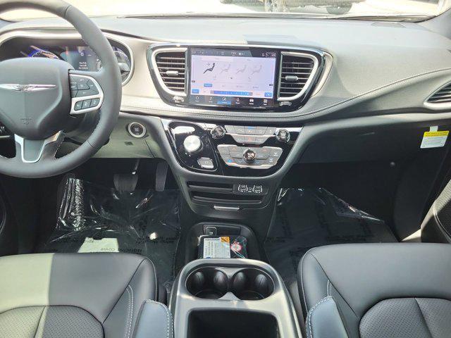 new 2025 Chrysler Pacifica car, priced at $41,752