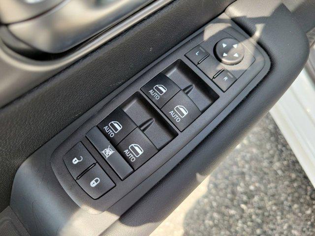 new 2025 Chrysler Pacifica car, priced at $41,752