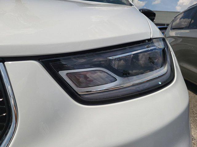 new 2025 Chrysler Pacifica car, priced at $41,752