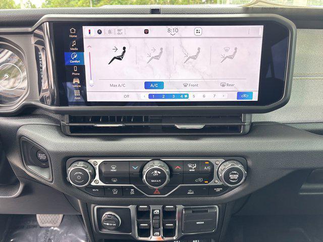 new 2025 Jeep Gladiator car, priced at $38,989