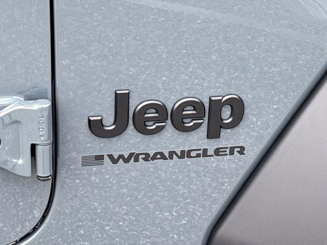 new 2025 Jeep Wrangler car, priced at $43,746