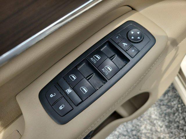 used 2015 Jeep Grand Cherokee car, priced at $15,949