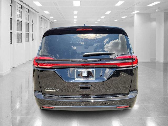 new 2024 Chrysler Pacifica car, priced at $37,852