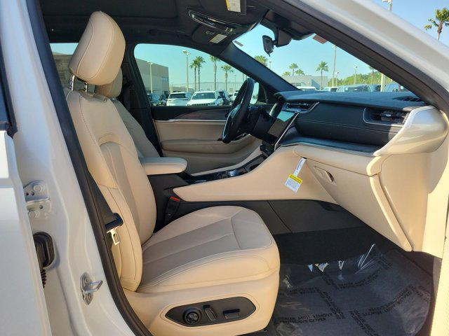 new 2025 Jeep Grand Cherokee car, priced at $42,548