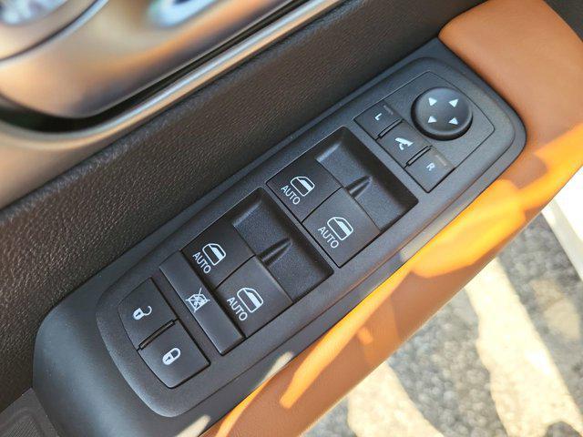 new 2025 Chrysler Pacifica car, priced at $47,741