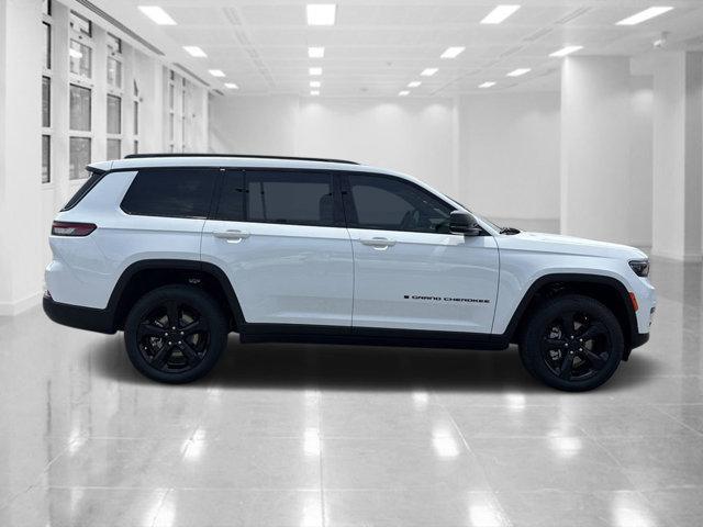 new 2025 Jeep Grand Cherokee L car, priced at $43,728