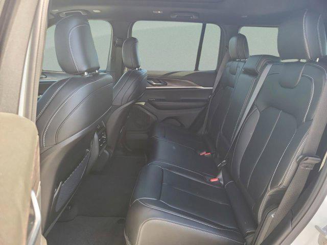 new 2025 Jeep Grand Cherokee car, priced at $39,698