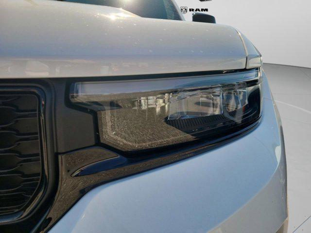 new 2025 Jeep Grand Cherokee car, priced at $39,698