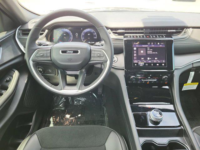 new 2025 Jeep Grand Cherokee car, priced at $40,675