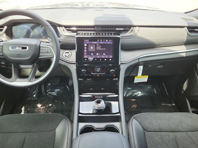 new 2025 Jeep Grand Cherokee car, priced at $40,675