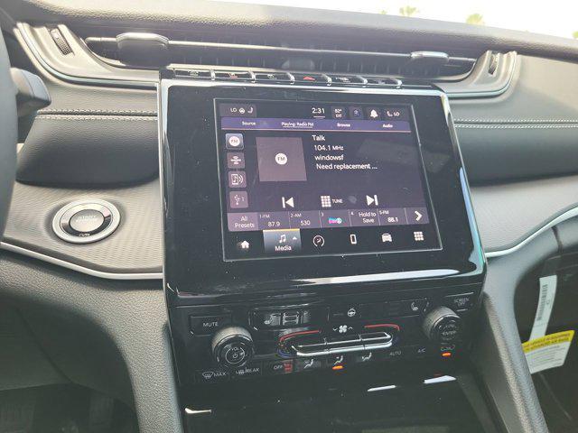 new 2025 Jeep Grand Cherokee car, priced at $40,675