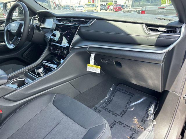 new 2025 Jeep Grand Cherokee car, priced at $39,111