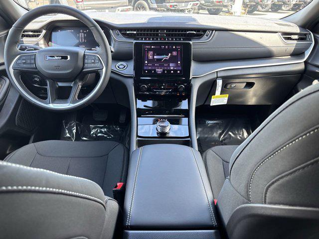new 2025 Jeep Grand Cherokee car, priced at $39,111