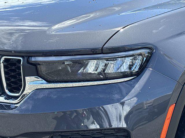 new 2025 Jeep Grand Cherokee car, priced at $39,111