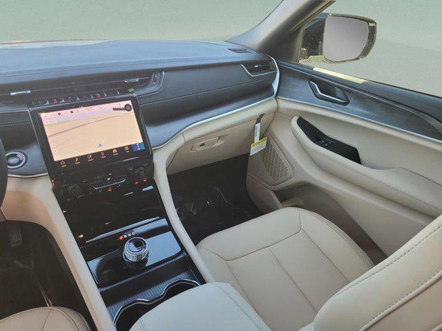 new 2025 Jeep Grand Cherokee L car, priced at $39,249