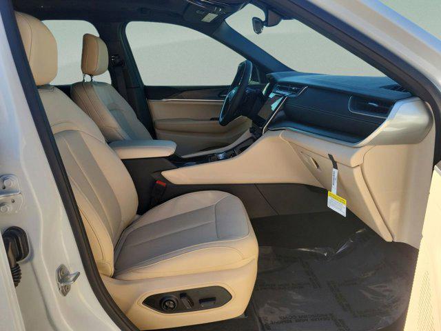 new 2025 Jeep Grand Cherokee L car, priced at $39,249