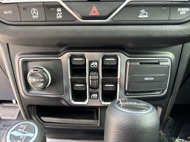 new 2025 Jeep Gladiator car, priced at $38,989