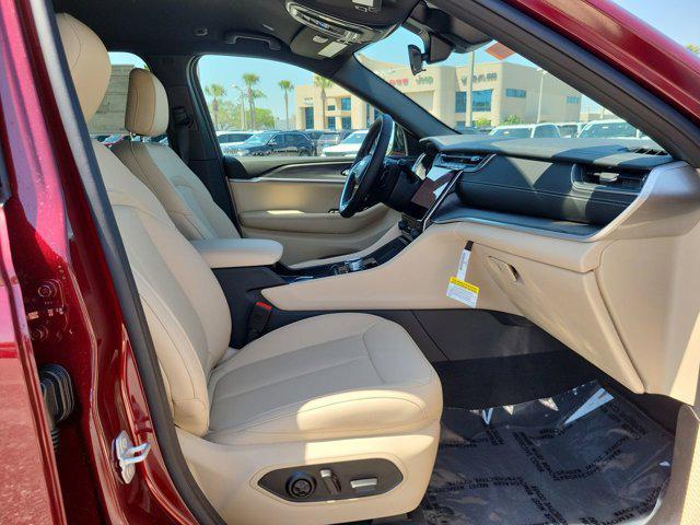 new 2025 Jeep Grand Cherokee car, priced at $38,822