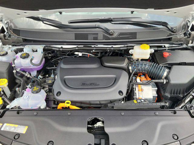 new 2025 Chrysler Pacifica Hybrid car, priced at $38,101