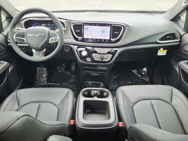 new 2025 Chrysler Pacifica Hybrid car, priced at $38,101