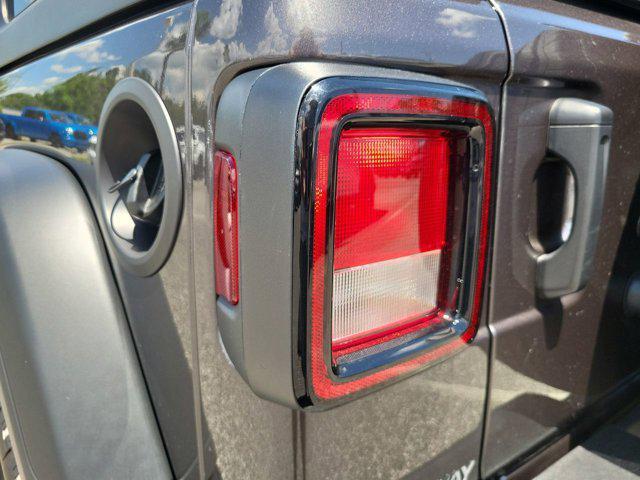 new 2025 Jeep Wrangler car, priced at $39,451
