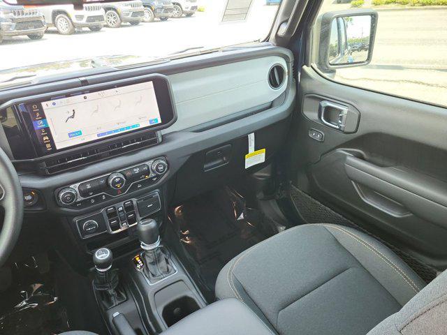 new 2025 Jeep Gladiator car, priced at $39,656