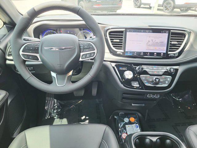new 2025 Chrysler Pacifica car, priced at $43,401