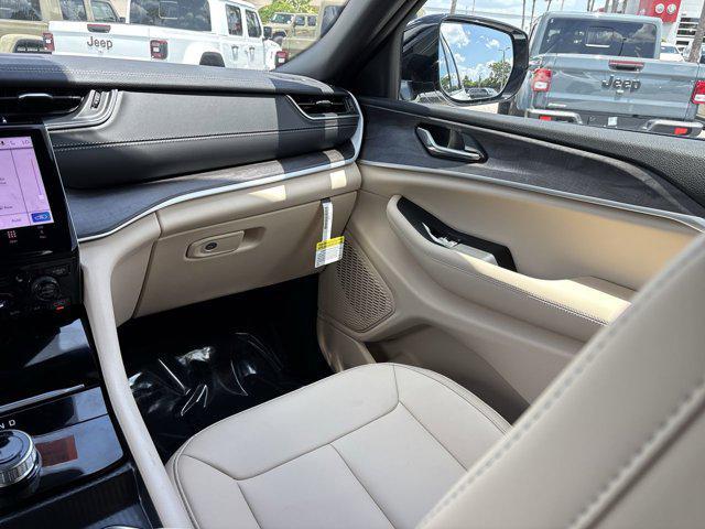 new 2025 Jeep Grand Cherokee L car, priced at $36,900
