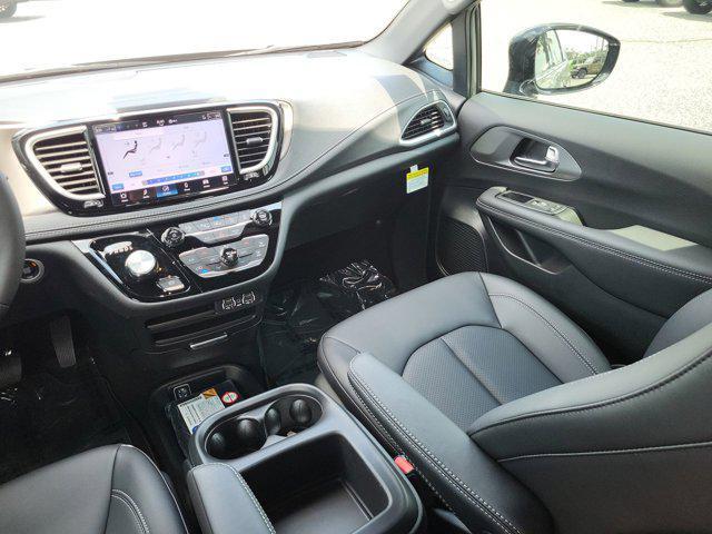 new 2025 Chrysler Pacifica car, priced at $43,832
