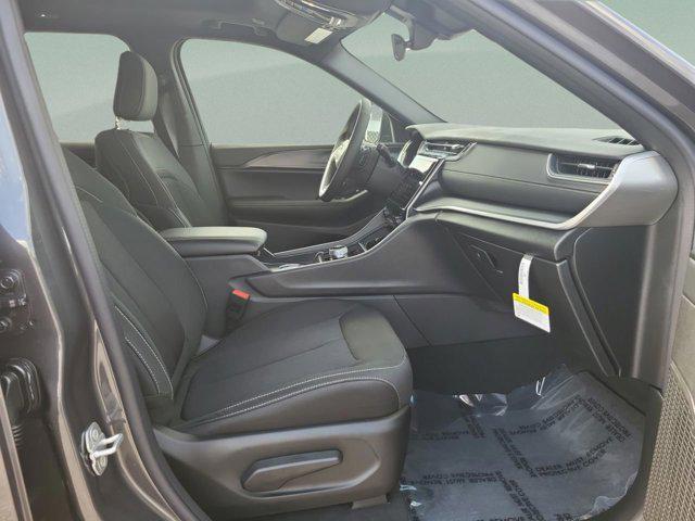 new 2025 Jeep Grand Cherokee car, priced at $35,168