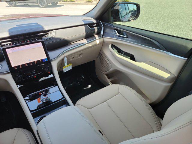 new 2025 Jeep Grand Cherokee car, priced at $40,101