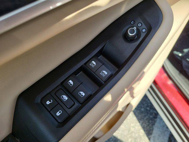 new 2025 Jeep Grand Cherokee car, priced at $40,101