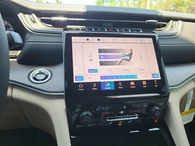new 2025 Jeep Grand Cherokee car, priced at $40,101