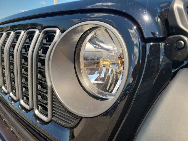 new 2025 Jeep Wrangler car, priced at $41,168