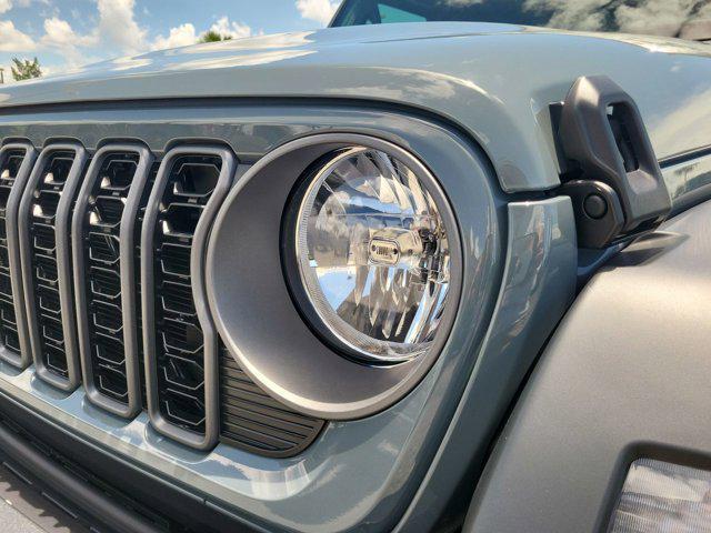 new 2025 Jeep Wrangler car, priced at $31,933