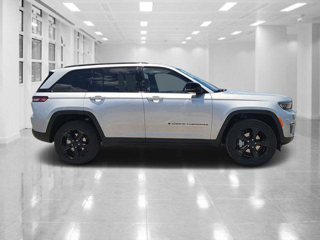 new 2024 Jeep Grand Cherokee car, priced at $43,798