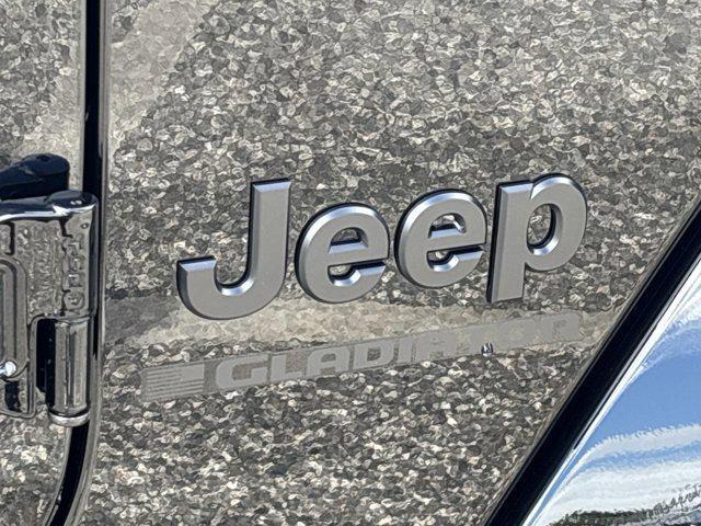 new 2025 Jeep Gladiator car, priced at $39,485