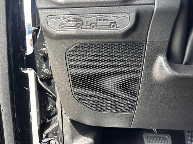 new 2025 Jeep Gladiator car, priced at $39,485