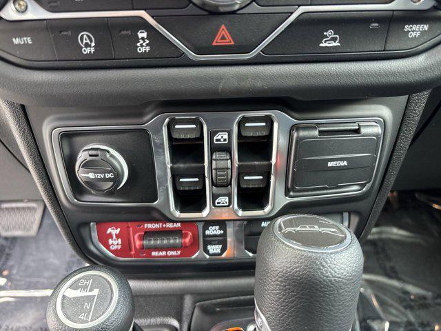 new 2025 Jeep Gladiator car, priced at $47,739